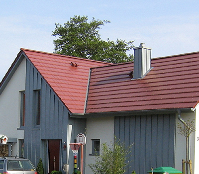 Fassade mit Holzverkleidung